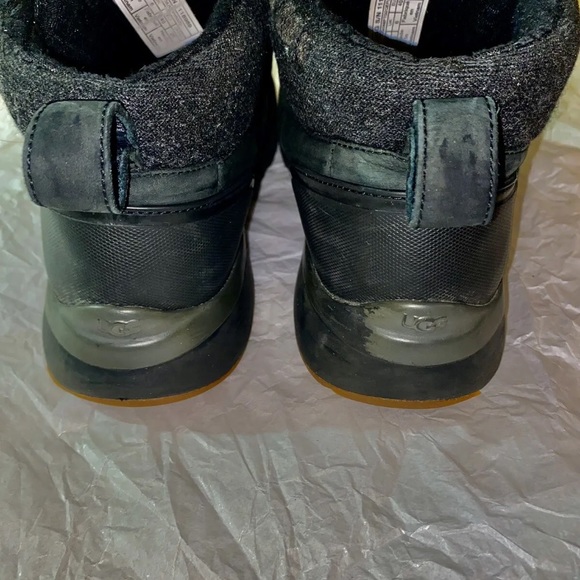 UGG MENS US 7 UK 6 OLIVERT BLACK WATERPROOF LEATHER WOOL HIKER SNOW BOOTS WINTER - Picture 4 of 9